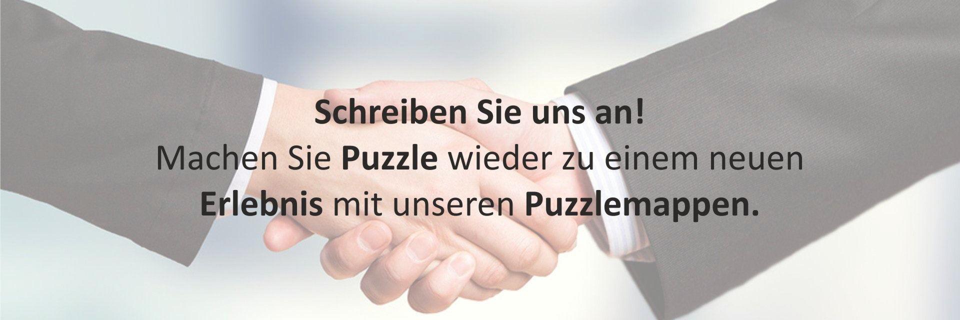 Zwei Menschen geben sich die Hand im Hintergrund, Text überlagert das Bild – Symbol für Zusammenarbeit und Kommunikation