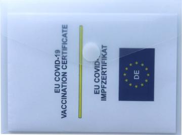 Einsteckhülle mit Klappe mit Klettverschluss, passend für das EU-Impfzertifikat