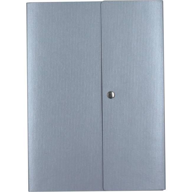 silber-graue Tagungsmappe aus Karton mit Druckknopfverschluss